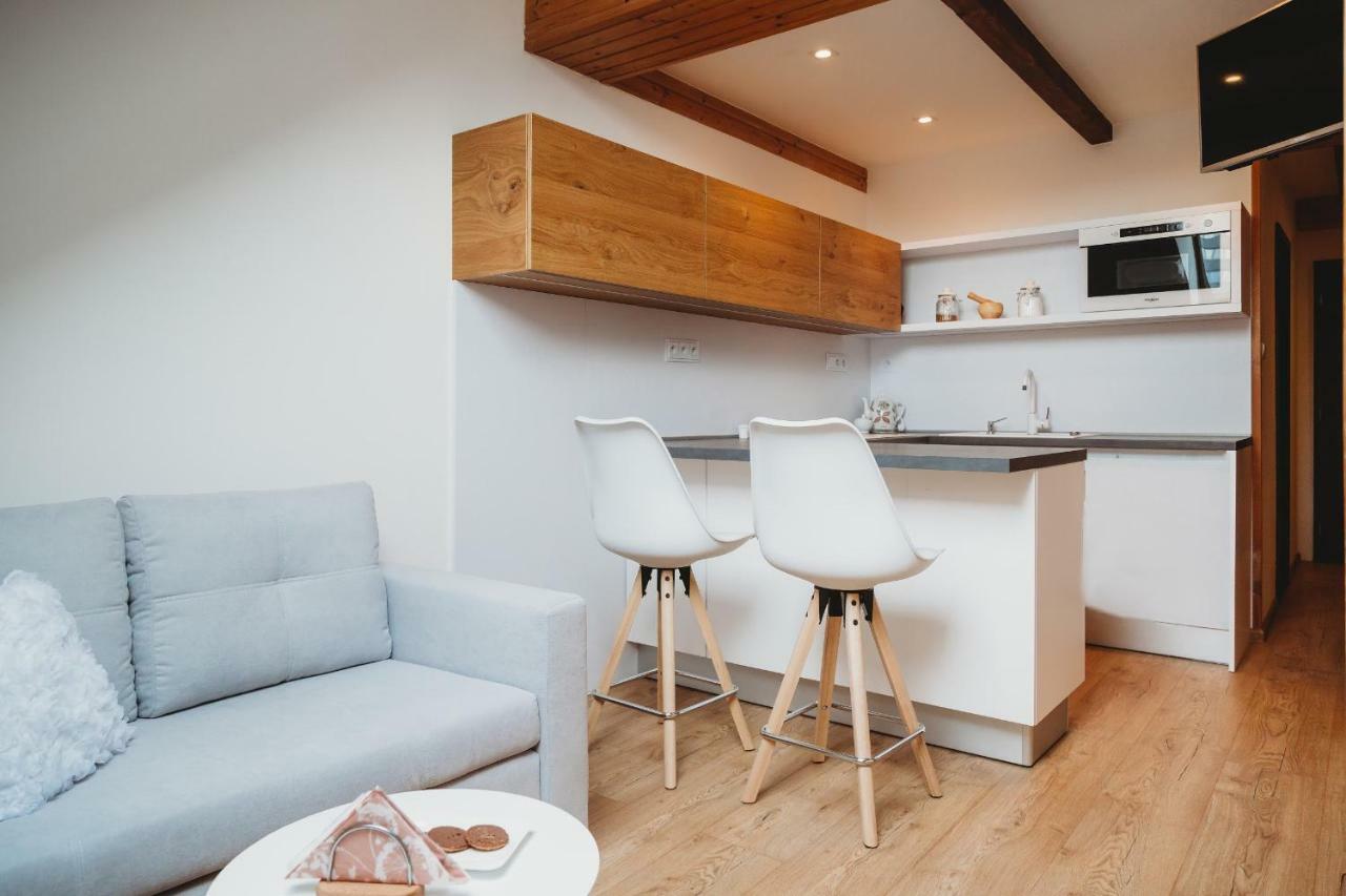 Center City Charming Loft Apartment Košice Esterno foto