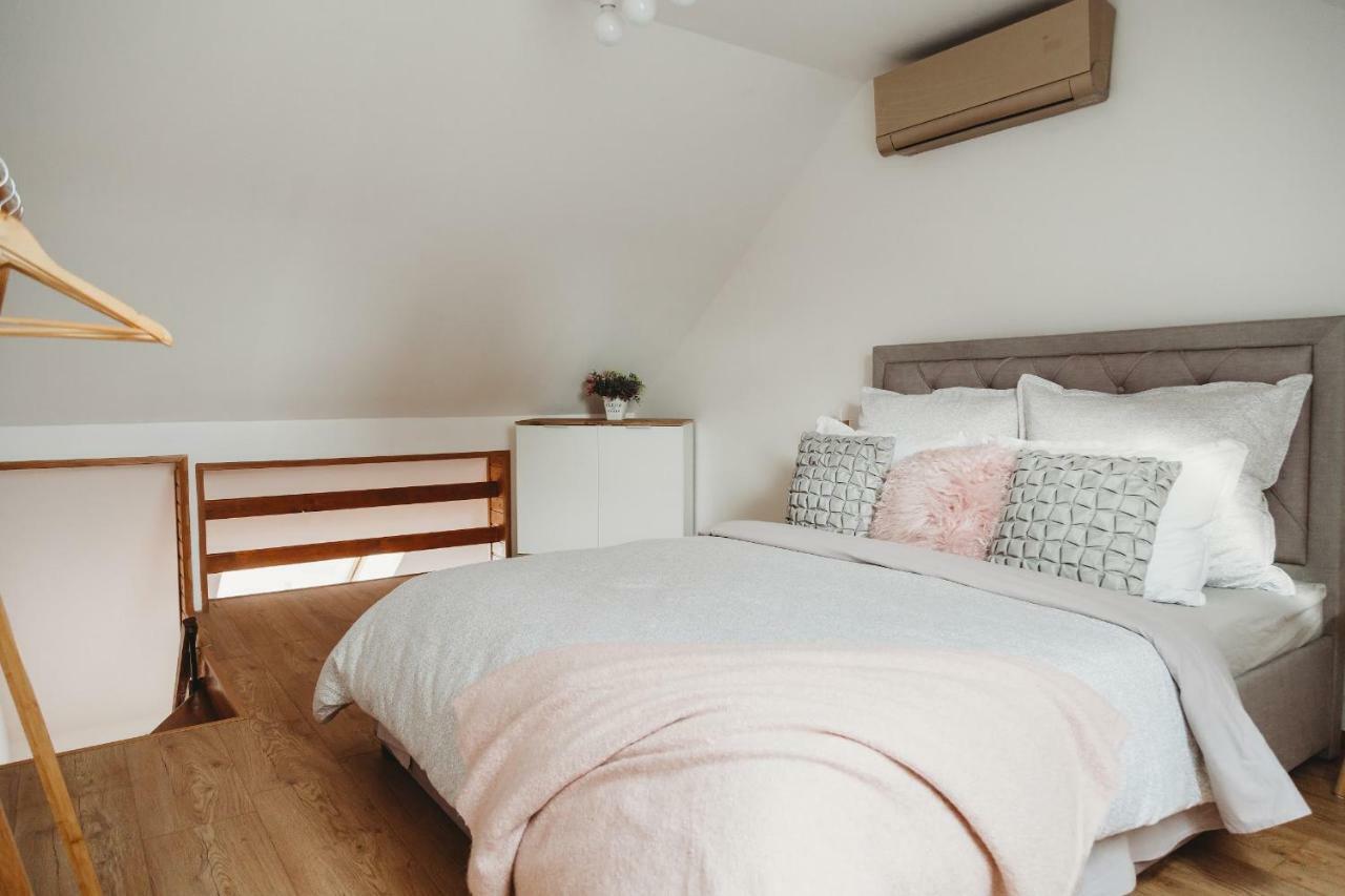 Center City Charming Loft Apartment Košice Esterno foto